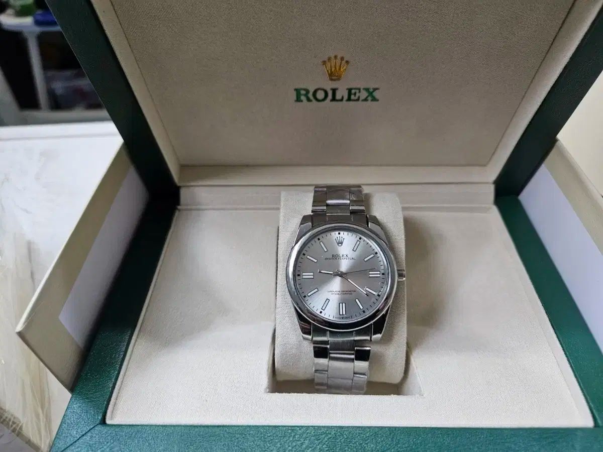 ROLEX ロレックス オイスター 明るい時計です