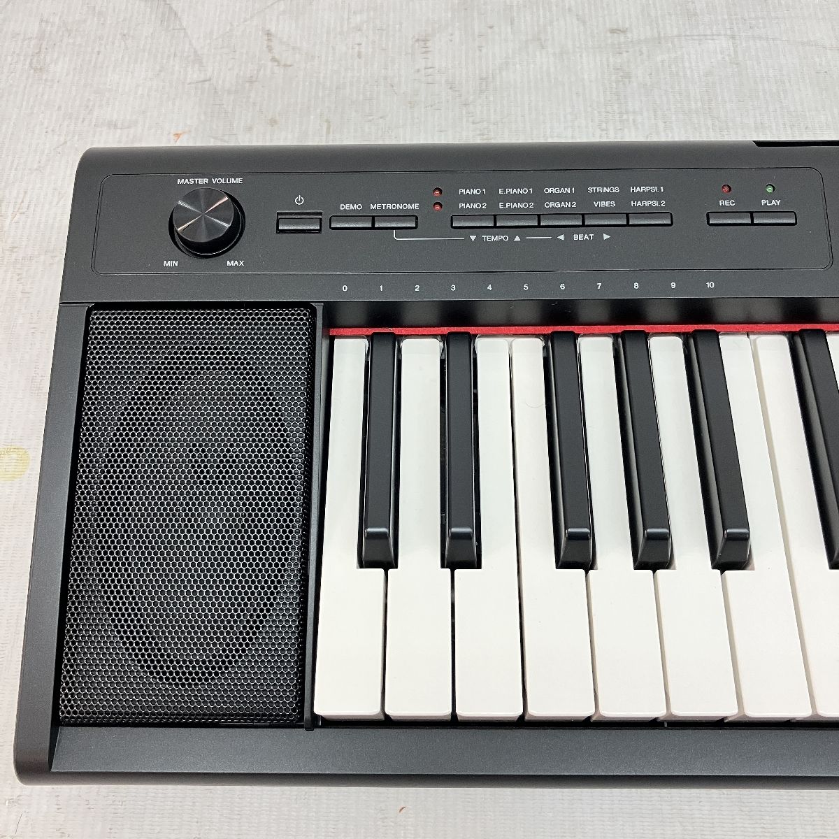 YAMAHA Piaggero NP-12B 61鍵キーボード 純正スタンド付き Yamaha Piaggero NP-12 61-Key Portable Keyboard With Power
