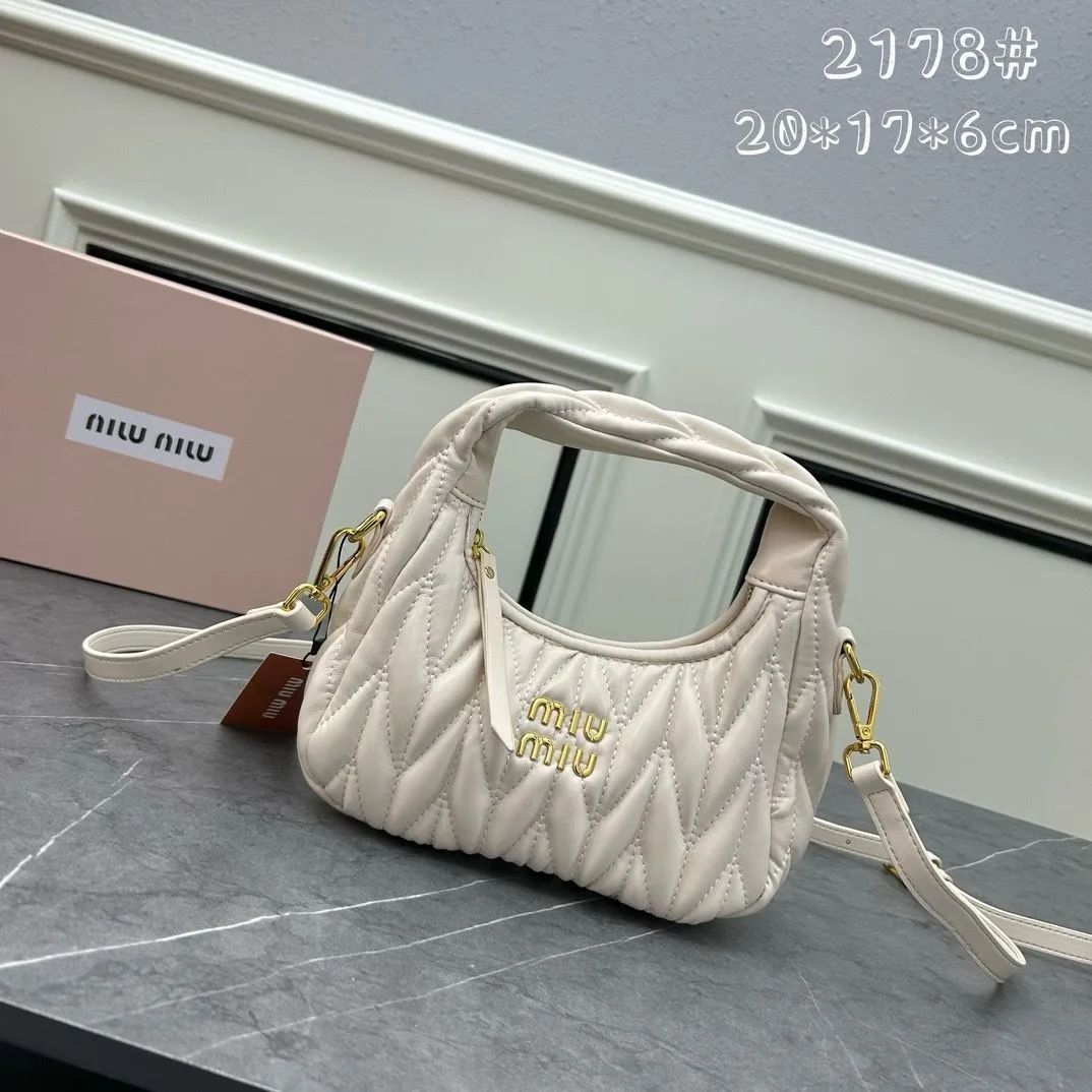 新品未使用MIU MIU ミュウミュウ ハンドバッグ バッグ 旅行 通勤 日常 オシャレ プレゼント ギフト 並行輸入品 - メルカリ