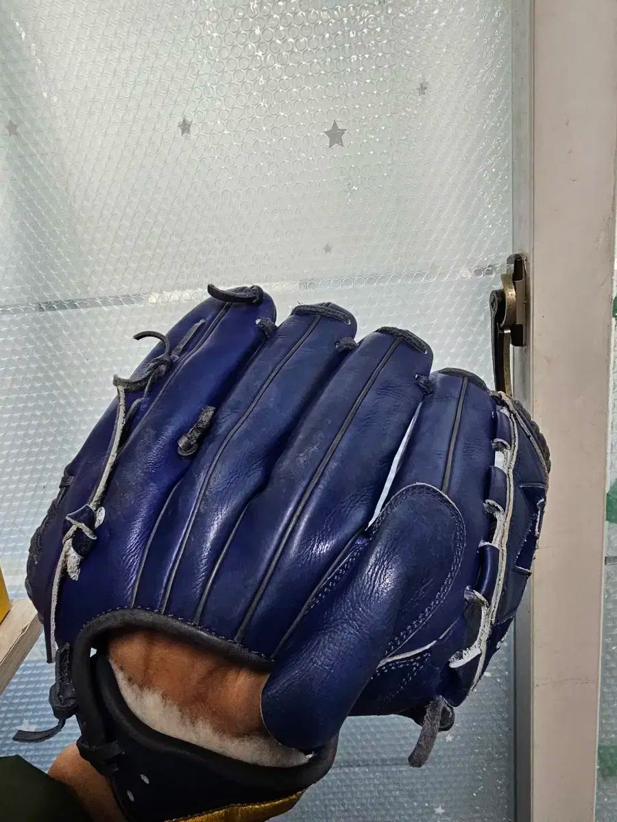 ゴールド 投手用グローブ