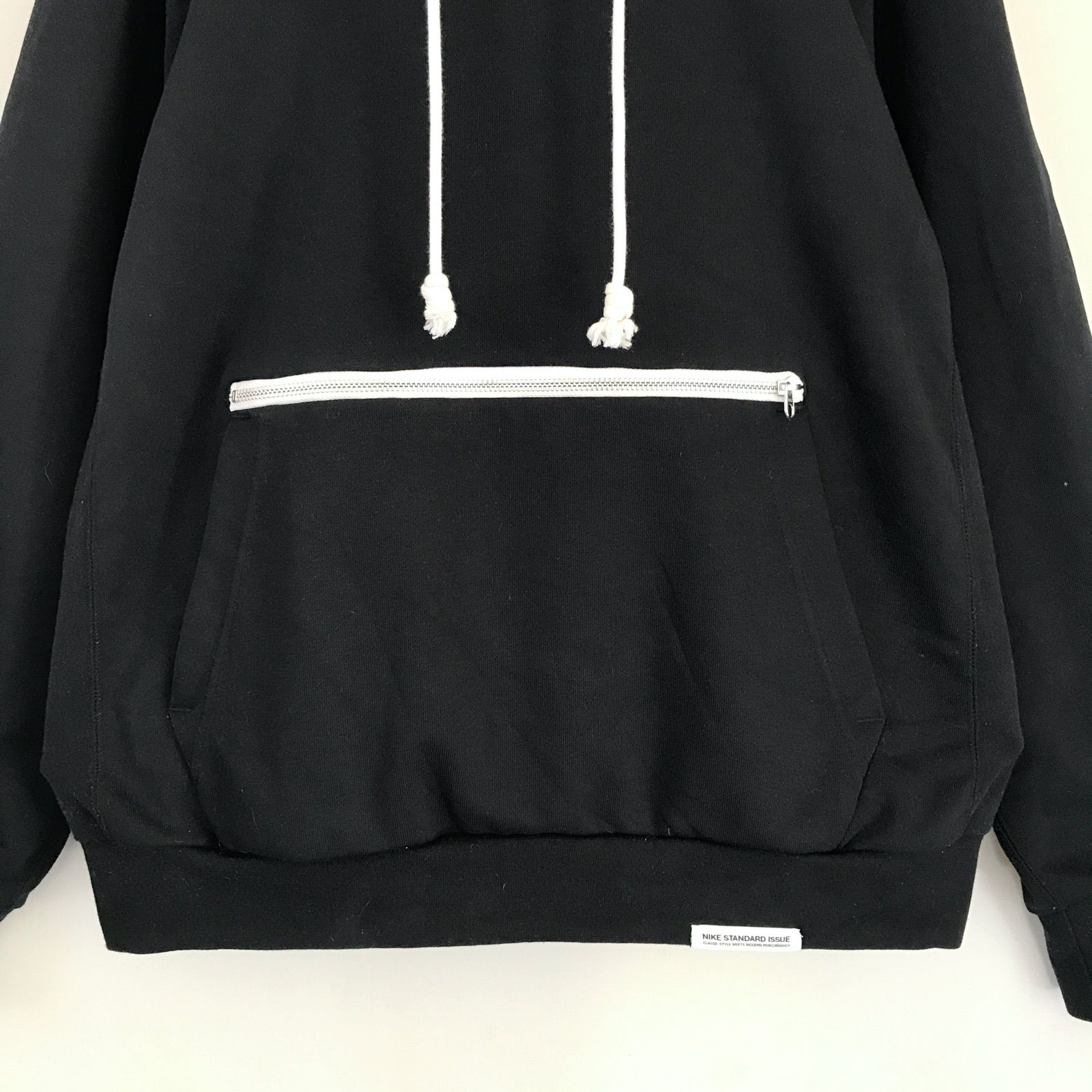 NIKEナイキスウッシュ刺繍ロゴカレッジバスケプルオーバー