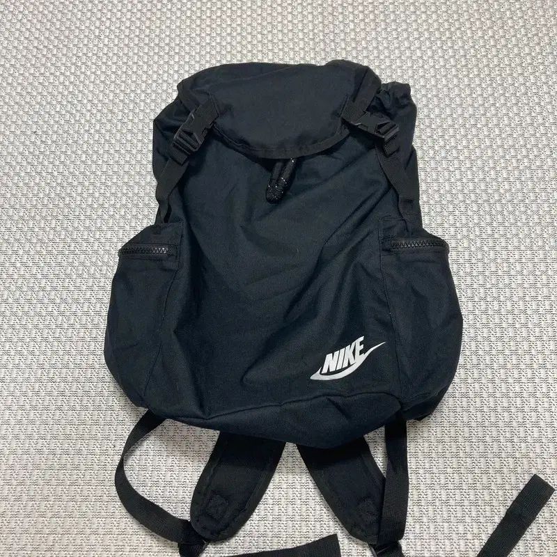 【雷市場（ポンジャン）商品韓国直送】 NIKE NIKE(ナイキ) 巾着 バッグ