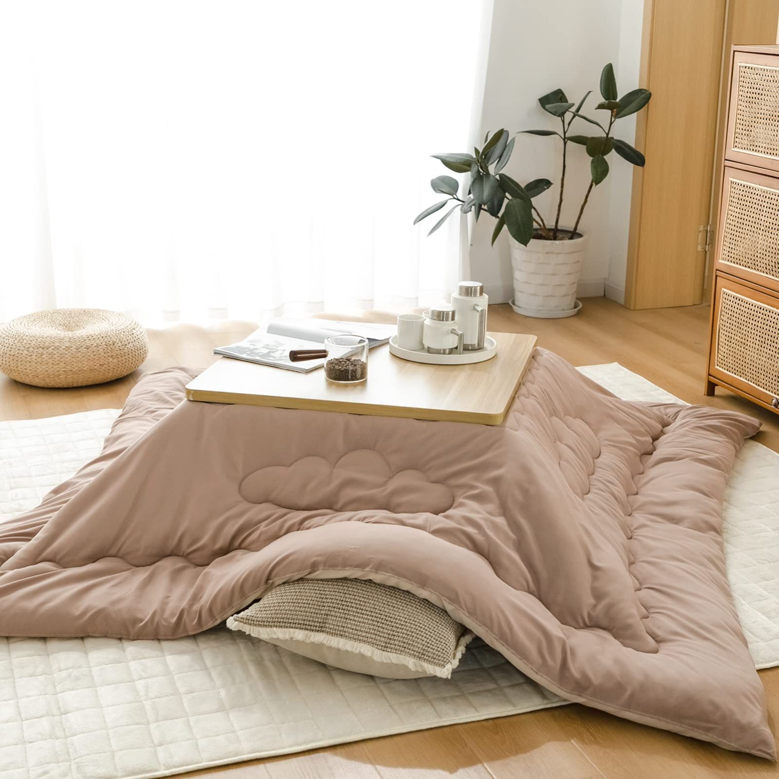 大人気　洗える こたつ掛け布団 両面使える 抗菌防臭 ふわふわ 保温性高い 火燵布団 こたつふとん 吸湿発熱 静電気防止 綿ズレ防止 【雲】キルティング 毛抜けにくい ピーチスキン加工 リ