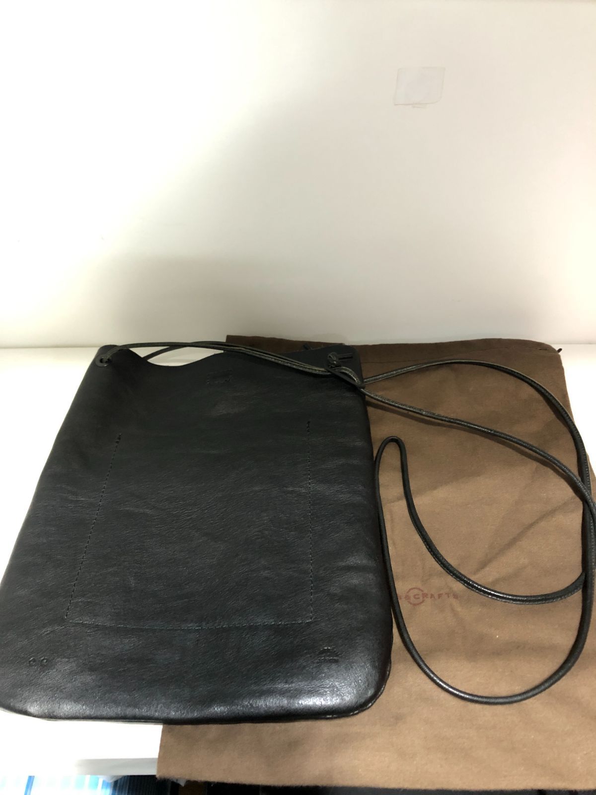 030172 ARTS&CRAFTS レザー ショルダー バッグ VEGETABLE HL FLAT  