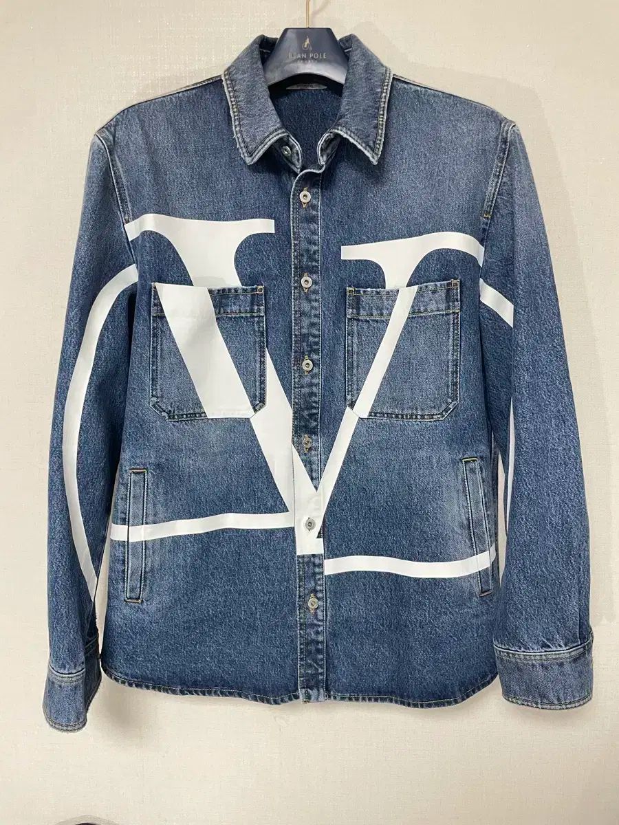 専用　VALENTINO ジャケット 楽天市場】VALENTINO 2019AW Bomber Jacket with VLogo Print
