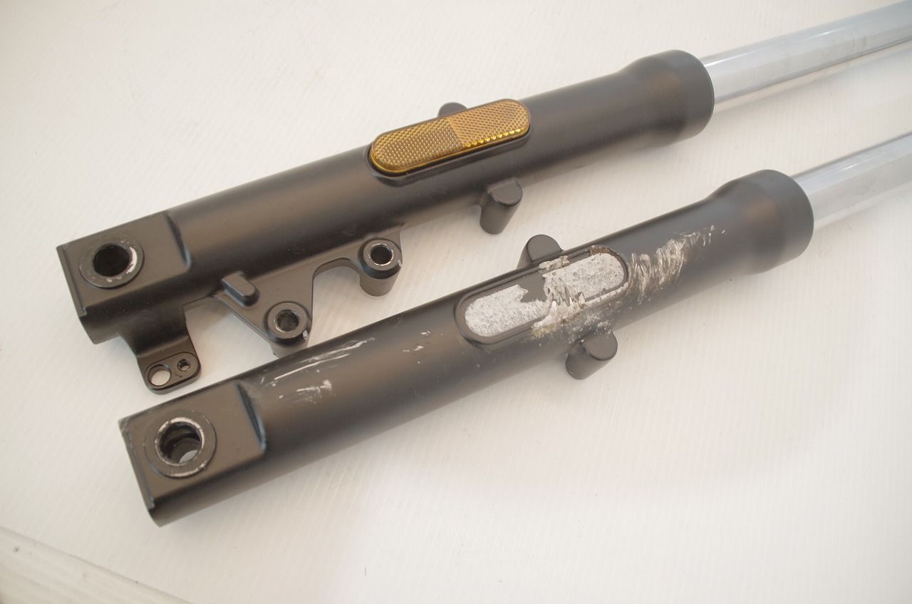 ベネリ インペリアーレ400 純正 フロントフォーク左右 右側ガリキズ大 CAQ05 15