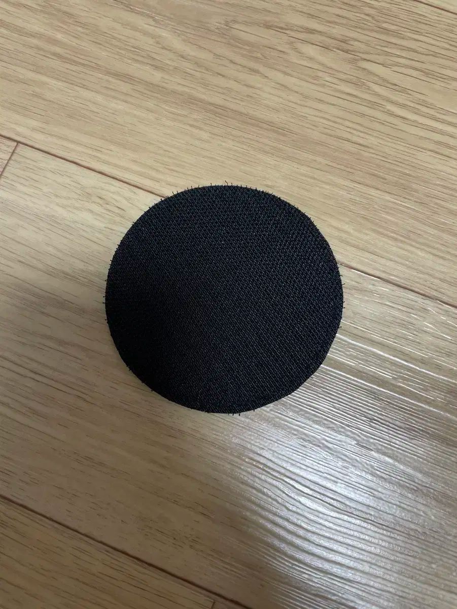 丸み ゴールド刺繍パッチ