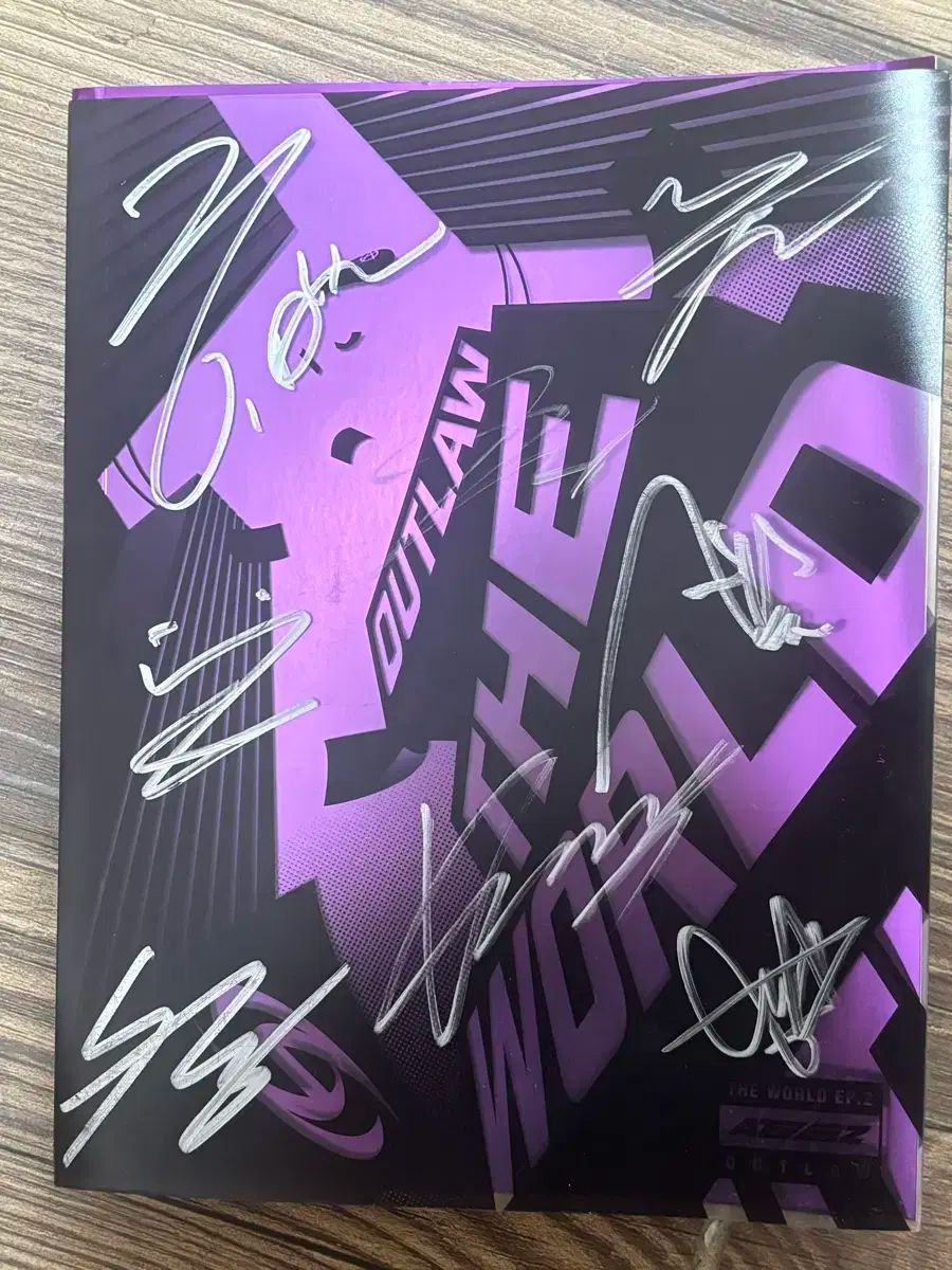 ATEEZ(エイティーズ・アチズ) メンバー全員サイン入り アルバム ATEEZ