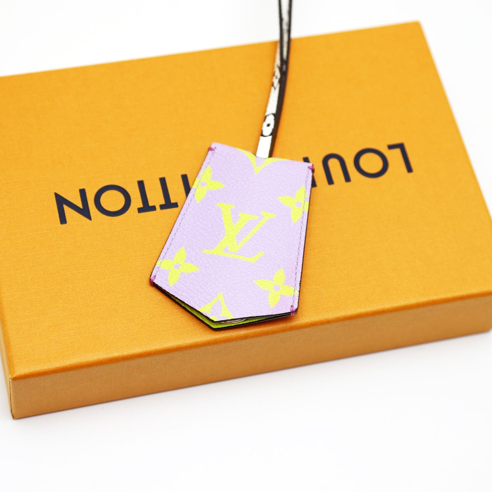 ルイヴィトン　クロッシュ　クレ　モノグラムジャイアント　キーホルダー ルイ ヴィトン クロッシュ クレ モノグラム ジャイアント キーホルダー