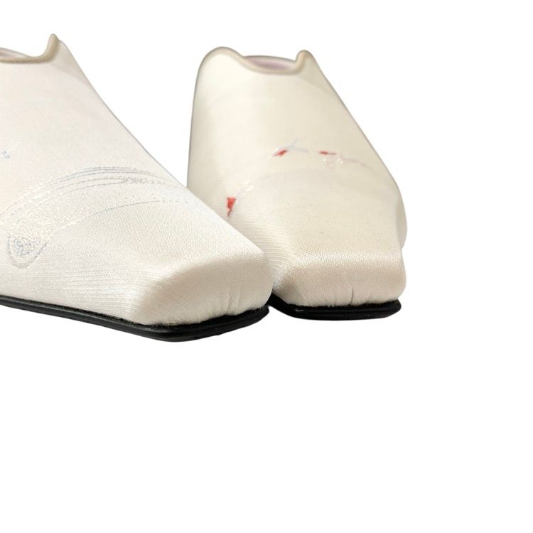 Curved Line Low Heel Nature Pattern Babouche Shoes - ecru - Mame