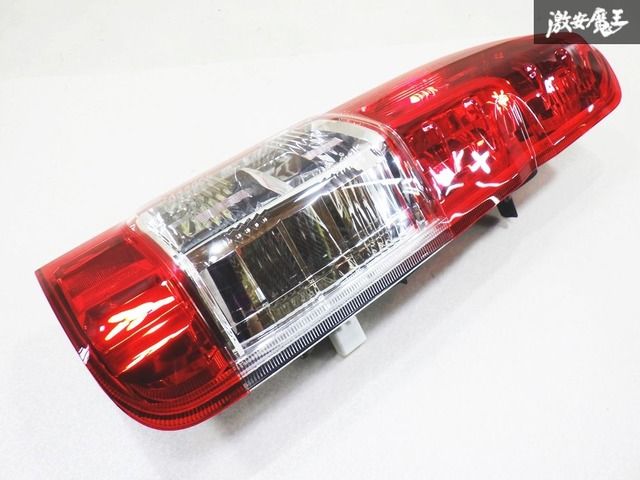 ☆新車外し品☆美品☆トヨタ・ハイエーステールライト・左右セットNo.26 Yahoo!オークション - トヨタ ハイエース 200系 純正 右テール