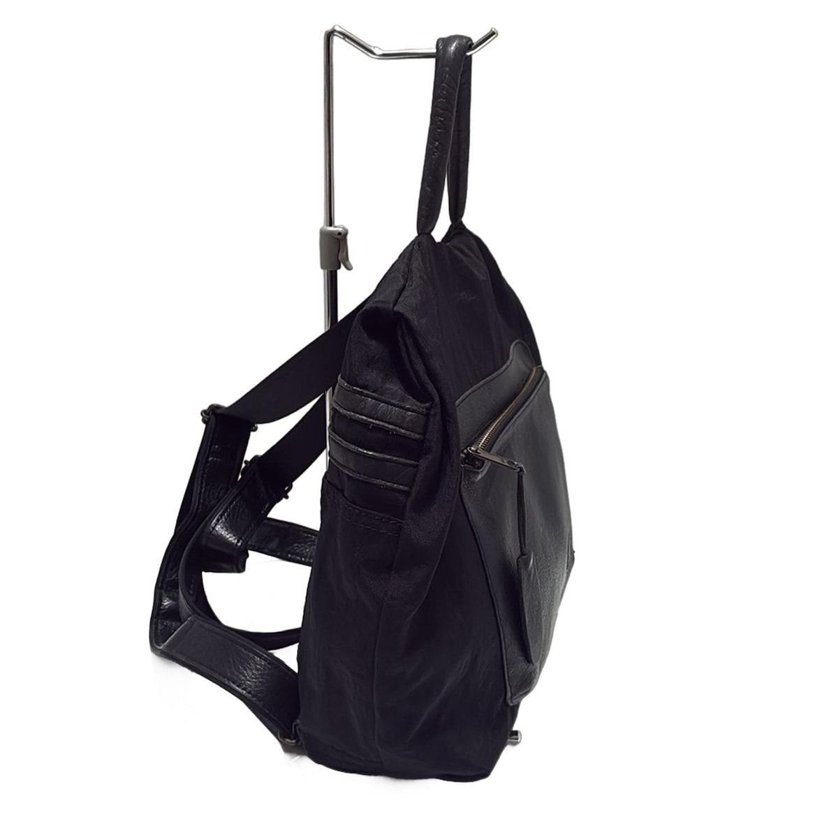 超美品イビザIBIZA リュック黒花柄軽量ナイロンレザー