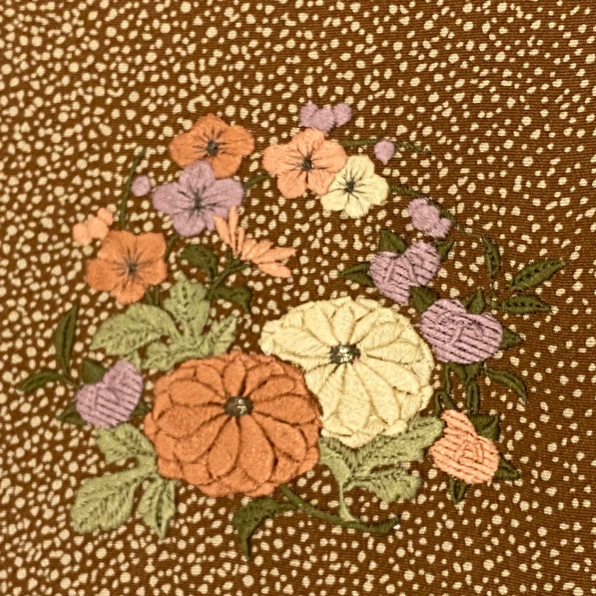 付下げ 身丈163.5cm 裄丈65.5cm M 袷 花丸文 幾何学 金糸 刺繍 茶色 正絹 秀品 【中古】 - メルカリ