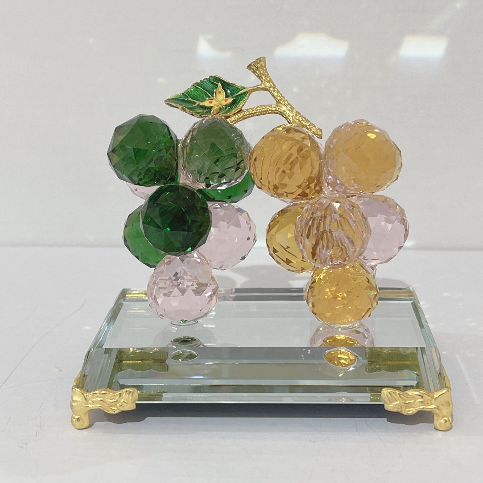 クリスタル ガラス ブドウ 葡萄 ぶどう ピンク 蝶 ちょうちょ グリーン 置物 硝子 オブジェ 