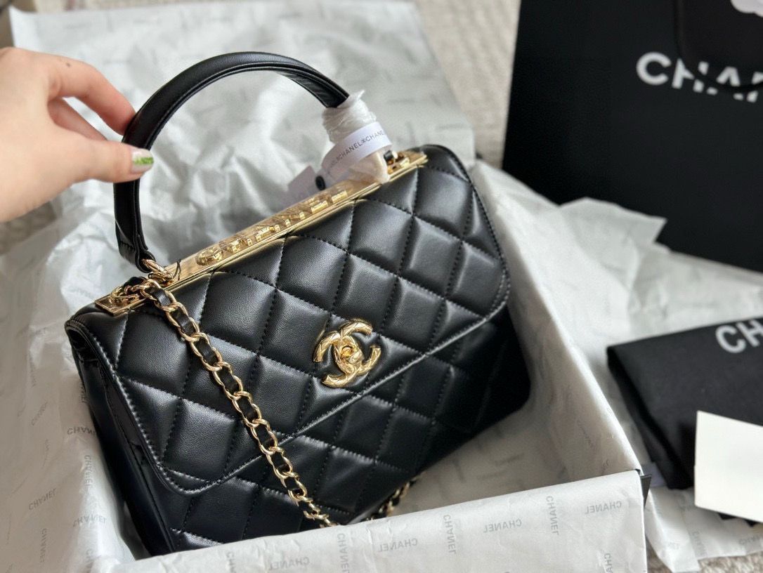 今日特価】Chanel トレンディ CC ブラックヴィンテージバッグ
