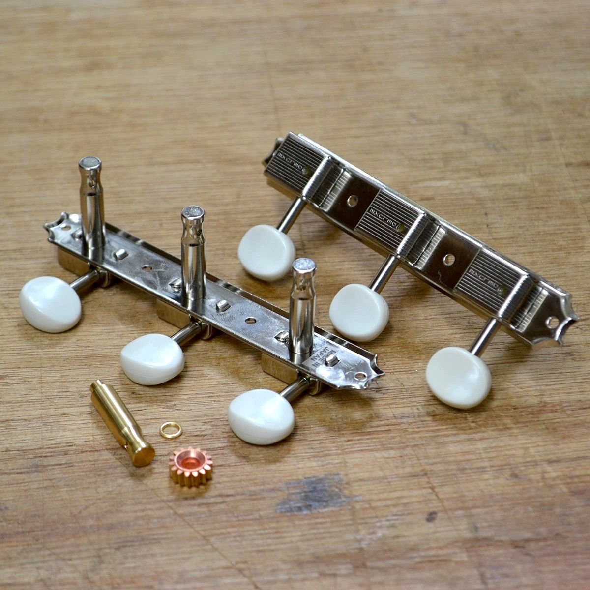 Birdland Original 3連ペグ プラスチックノブ ブラス ロングポスト GOTOH製