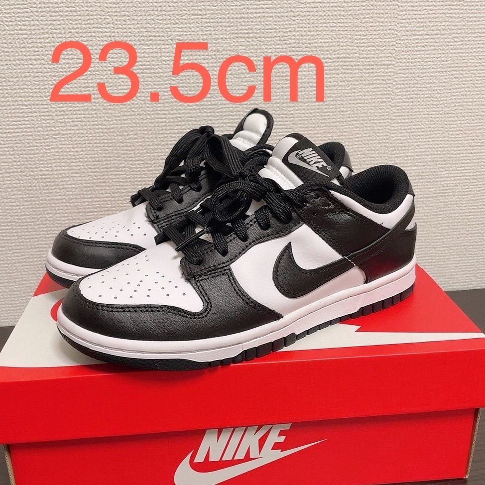 NIKE ウィメンズ ダンク low パンダ　23.5