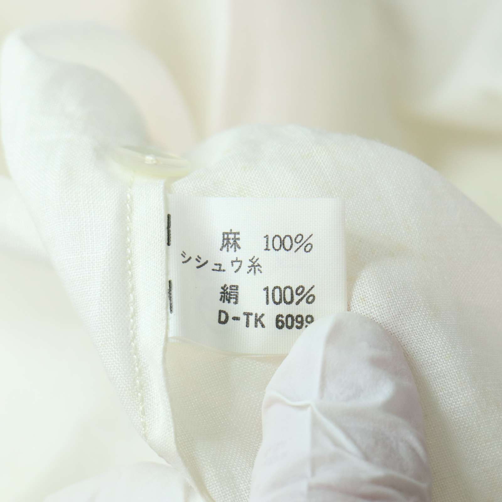 【新品タグ付き】HANAE MORI スカーフ付き　ブラウス　オフホワイト 新品タグ付き】HANAE MORI スカーフ付き ブラウス オフホワイト