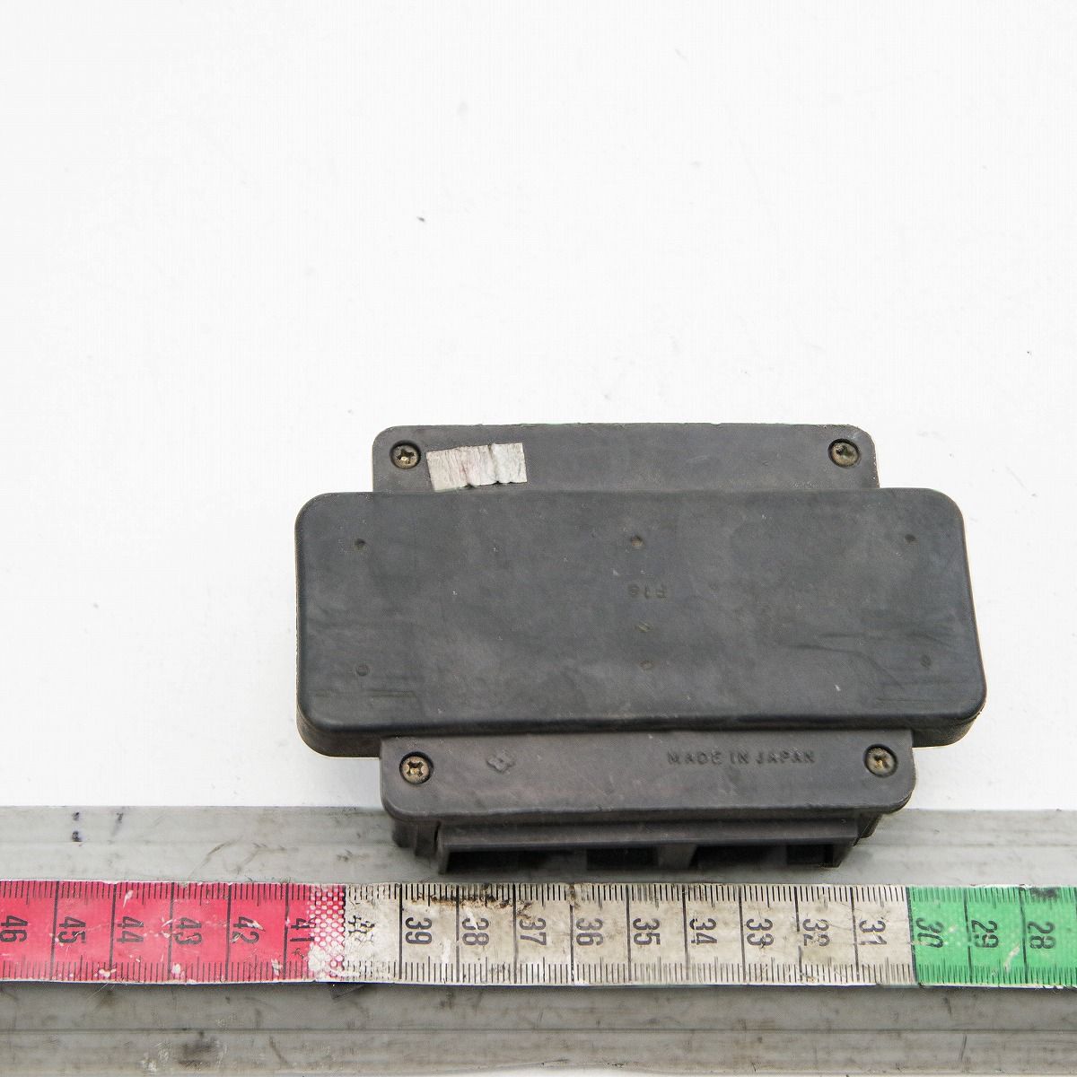 カワサキ ZRX400(ZR400E) 純正 ヒューズボックス(26021-1089) ①