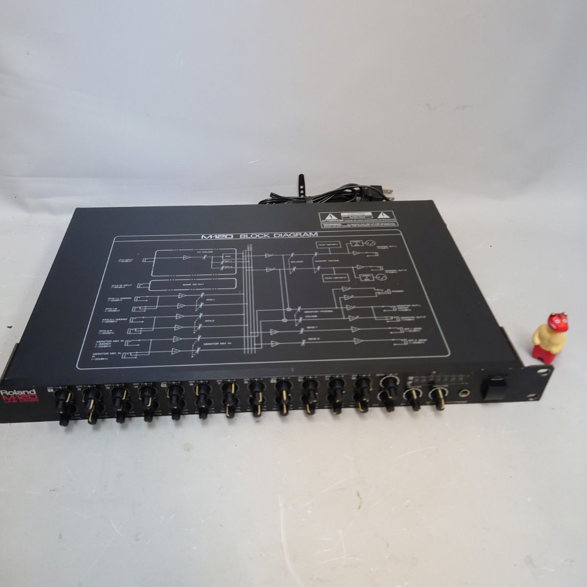 動作品 Roland M-120 Line Mixer 12 Channel Rackmount 送料無料 ミキサー ローランド z-2249