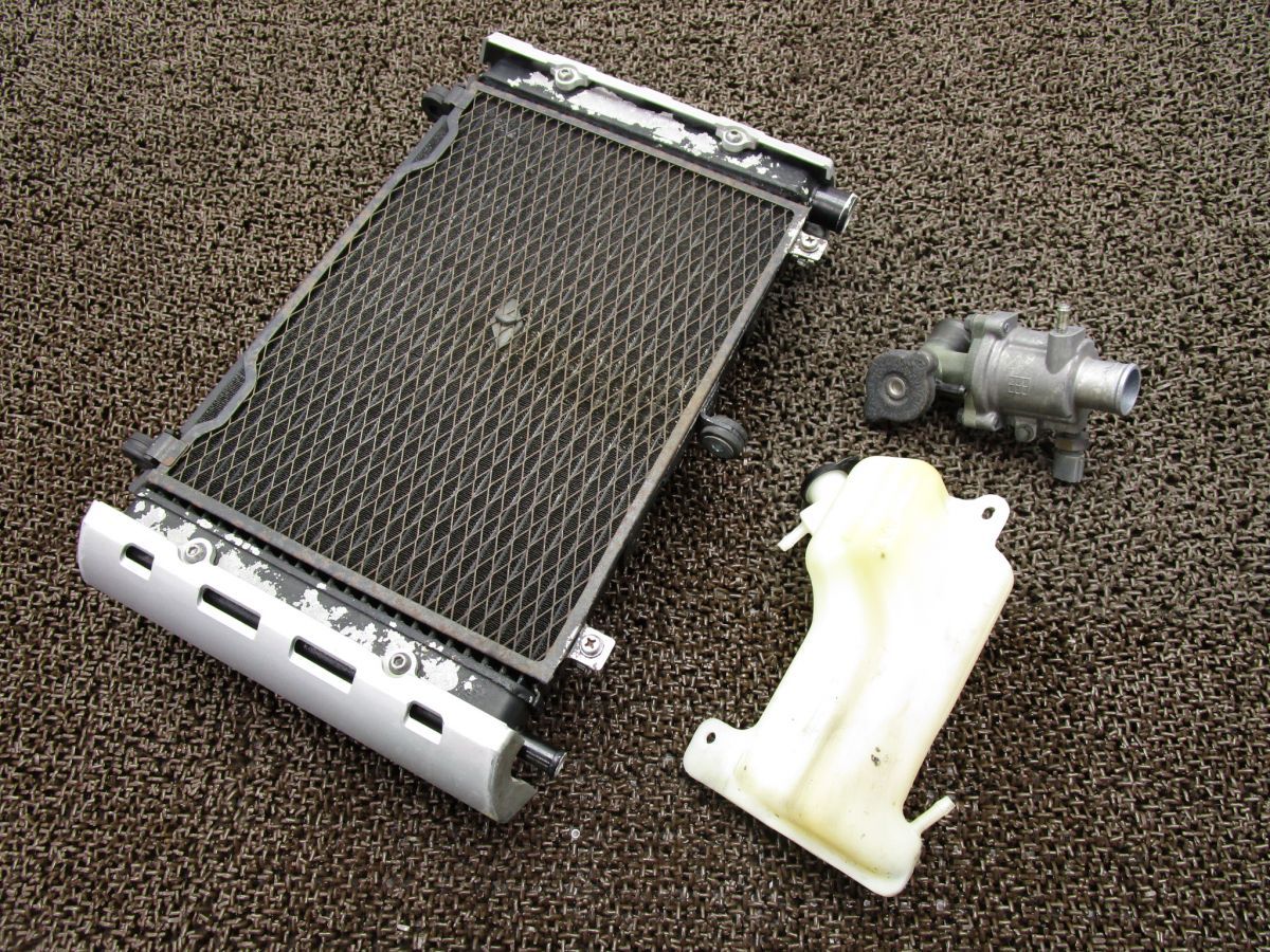 FZS1000 フェザー ラジエター サーモスタット W584！クーラントタンク RN061 ヤマハ 【 N505E 】 FAZER キャブ車