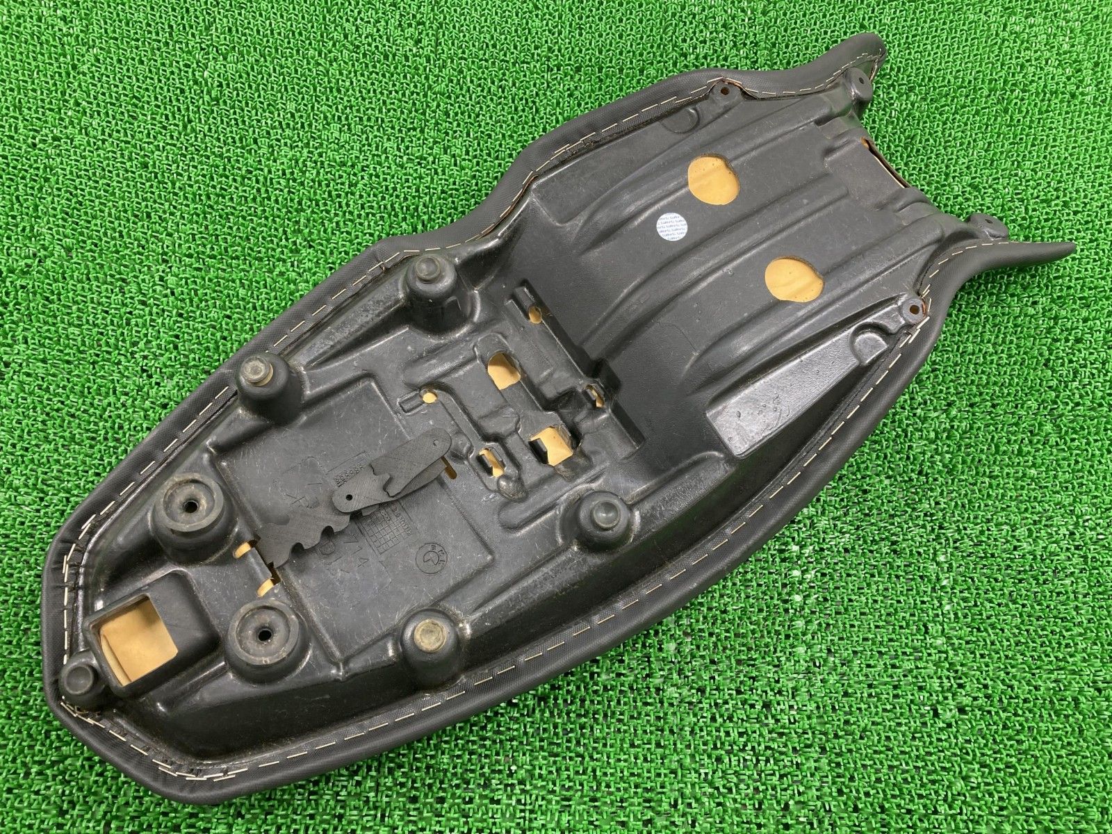 F800GT シート 7 711 714 BMW 純正 バイク 部品 7711714 エクストラ