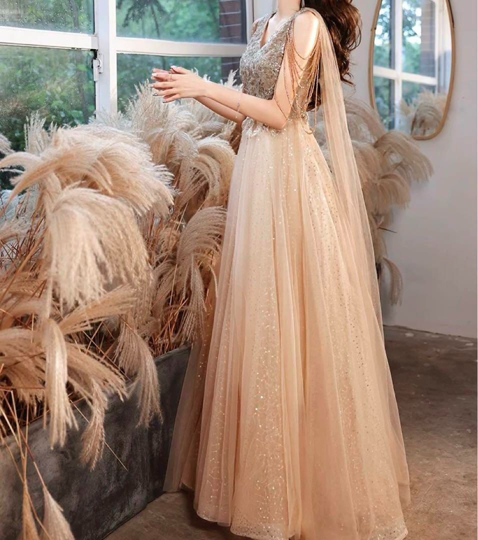 スパンコールにビジューの美しい イブニングドレス?.? - メルカリ