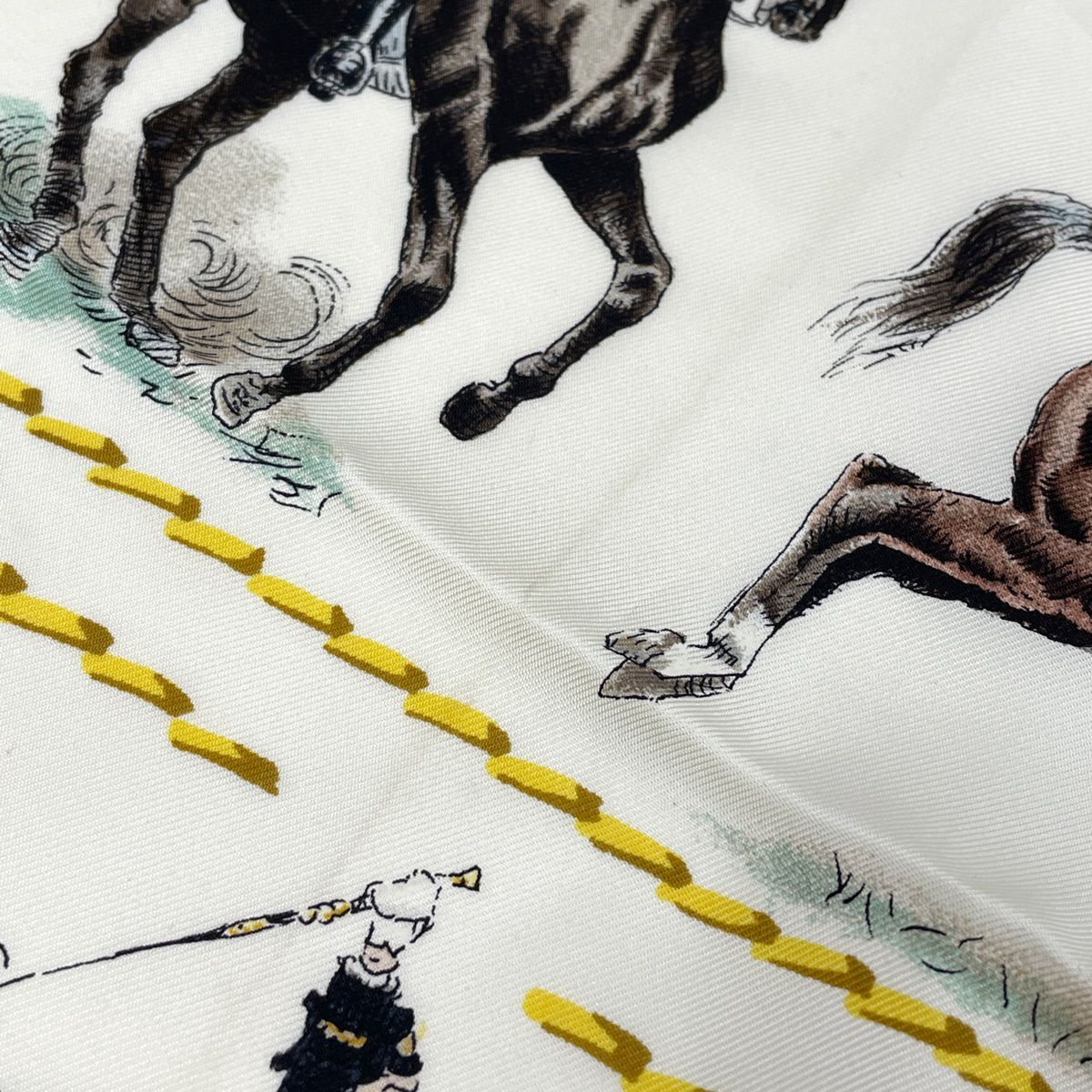 HERMES カレ90 CADRE NOIR ソミュール騎兵学校 スカーフ エルメス HERMES カレ 90 CADRE NOIR ソミュール騎兵学校