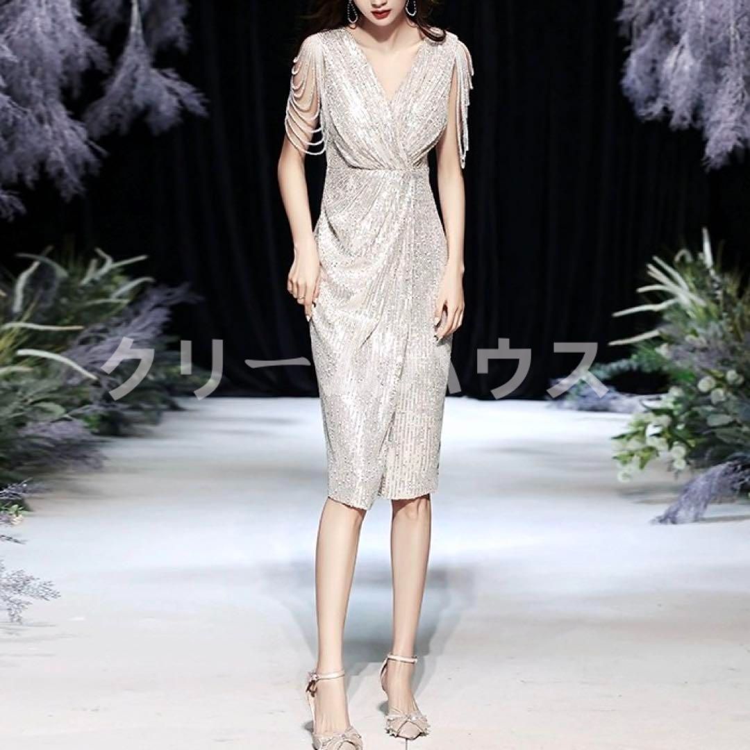 ビジューにスパンコールの美しい イブニングドレス♩.• キラキラ