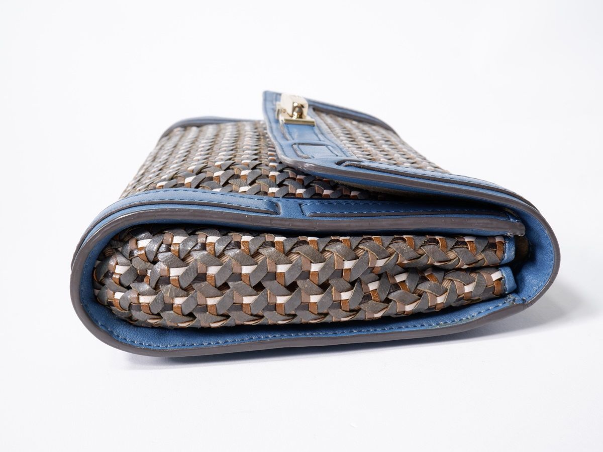 ANYA HINDMARCHアニヤハインドマーチ イントレチャートレザー編み  