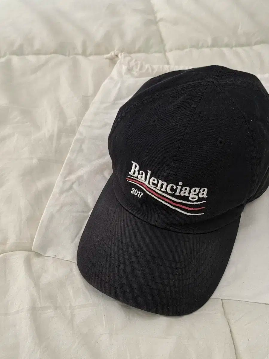 バレンシアガ 2017 ベースボールキャップ ブラック