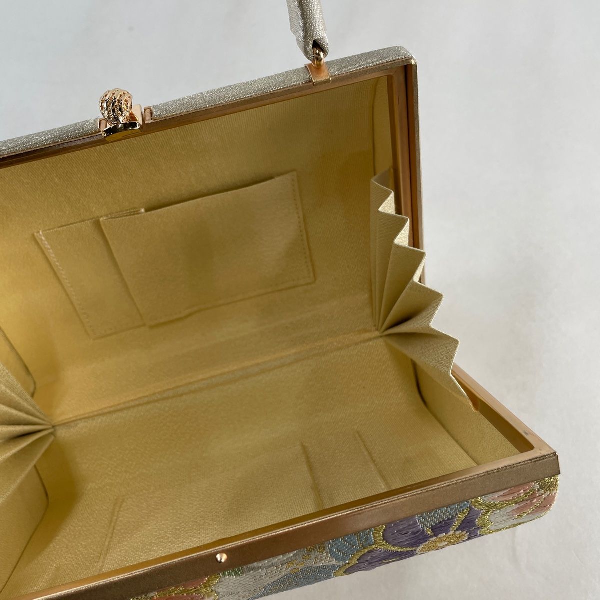 和装バッグ 美品 フォーマル 華文 花 金銀糸 箔 銀色 正絹 一覧 和装小物【中古】