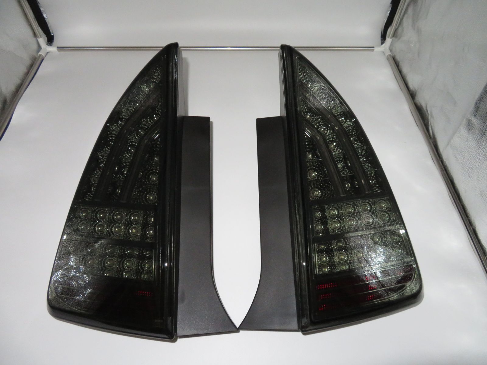 新品　未使用　プリウス　30系　スモーク　LEDテール　左右セット  prius