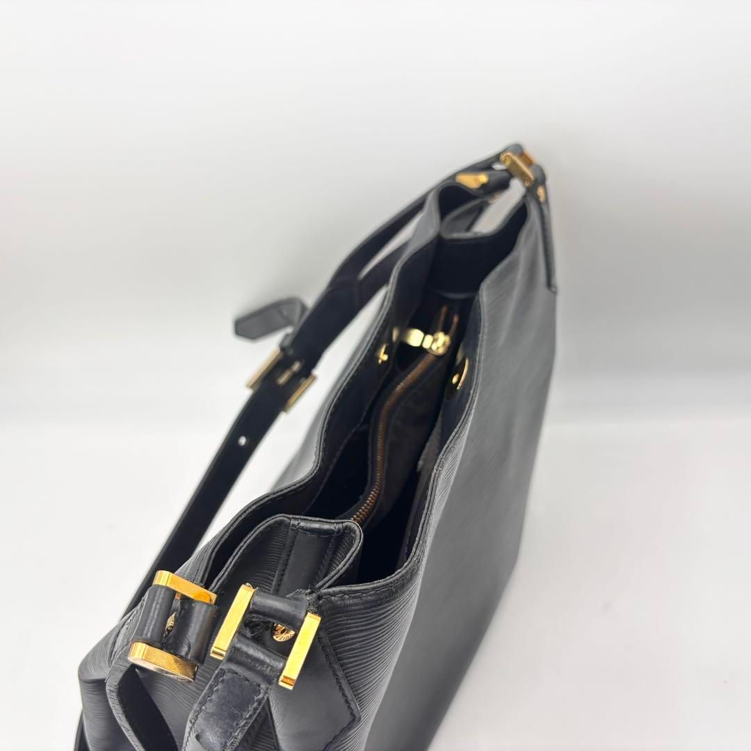 ルイヴィトン M58892 マンダラMM トートバッグ ブラック　ワンショルダー コメ兵｜ルイヴィトン エピ マンダラ MM M58892 ショルダーバッグ