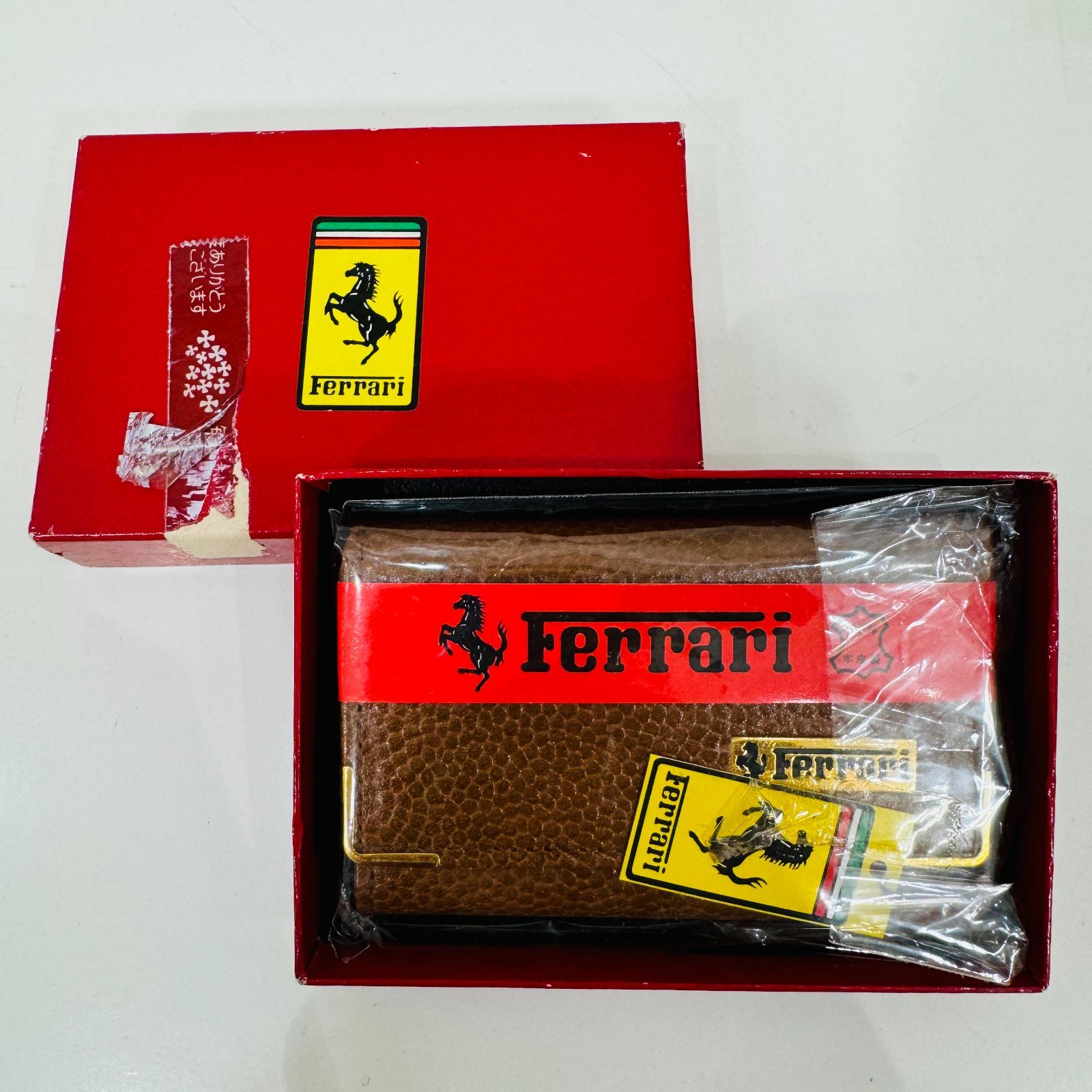 A【タグ付き・未使用】Ferrari フェラーリ キーケース 本革 ブラウン  