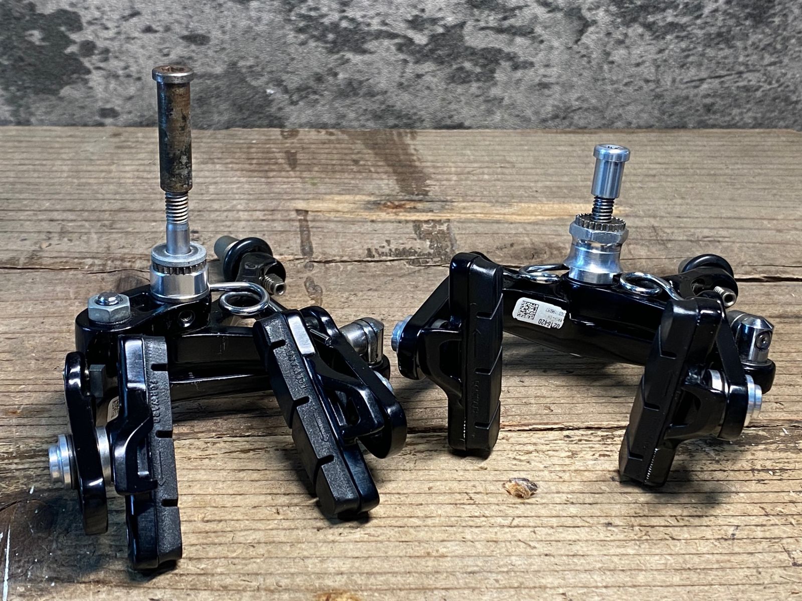 ブレーキキャリパー スケルトン