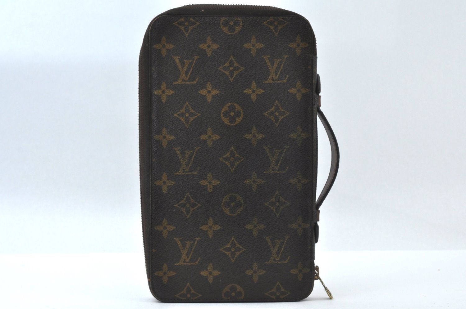 FENDI ロゴプレートクラッチバッグ 2024年新作 未使用品 外袋 セカンド FENDI ロゴプレートクラッチバッグ 2024年新作 未使用品 外袋