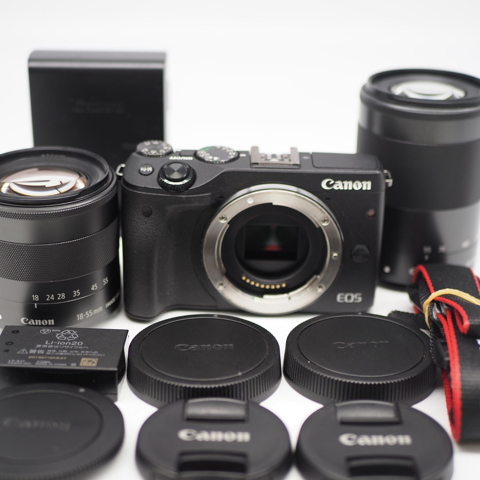 ミラーレス一眼カメラ EOS M3 ダブルズームキット(ブラック 