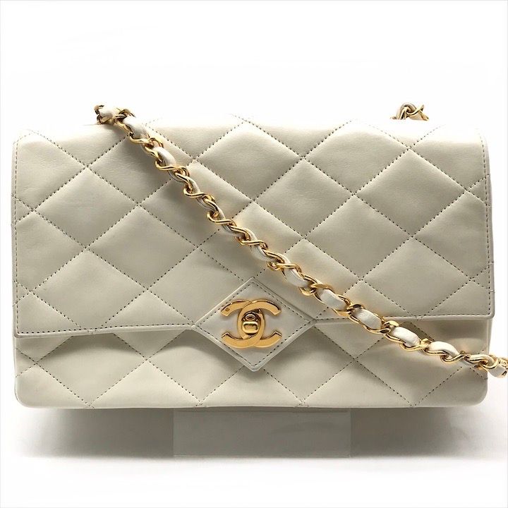 CHANEL シャネル マトラッセ 23 ラムスキン ココマーク ターンロック チェーン ショルダー バッグ ホワイト da5