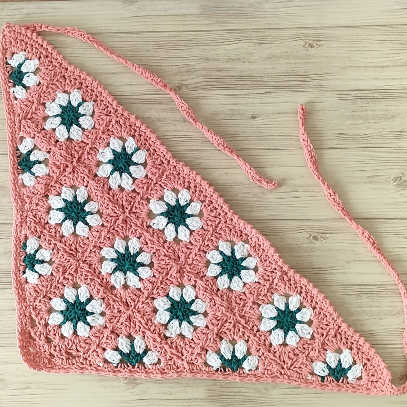 バブーシュカ グラニースクエア スカーフ フラワーモチーフ かぎ針編み