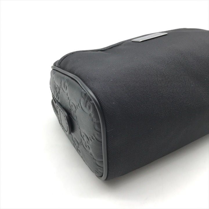 【美品】Gucci ブラックレザー ポーチGUCCIバッグ袋オマケ 展示品 GUCCI グッチ ロゴ金具 シマ ポーチ 小物入れ ブラック