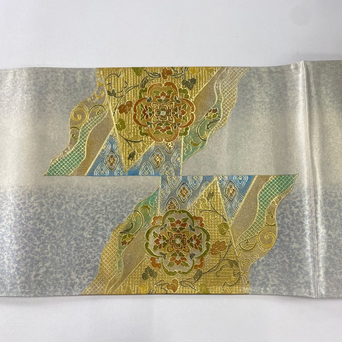 袋帯 螺鈿箔 花柄 華やかな花柄 素敵なデザイン お太鼓柄 正絹 T-6598 袋帯 螺鈿箔 花柄 華やかな花柄 素敵なデザイン お太鼓柄 正絹 T