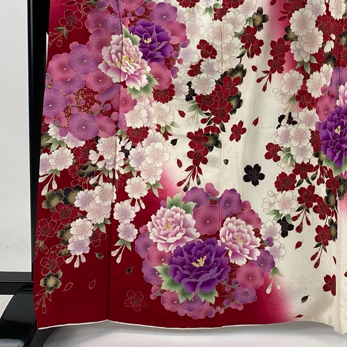 ≪美品≫正絹　振袖のみ【539】【155cm~165cmの方用】 振袖 身丈165cm 裄丈66cm M 袷 牡丹 桜 箔 ラメ糸 クリーム 正絹
