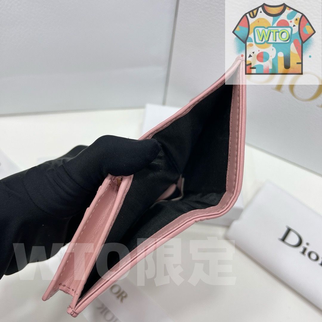 最終値下げDior 二つ折り財布 ピンク レザー ディオール Dior Dior 二つ折り財布 S0178ONMJ レザー