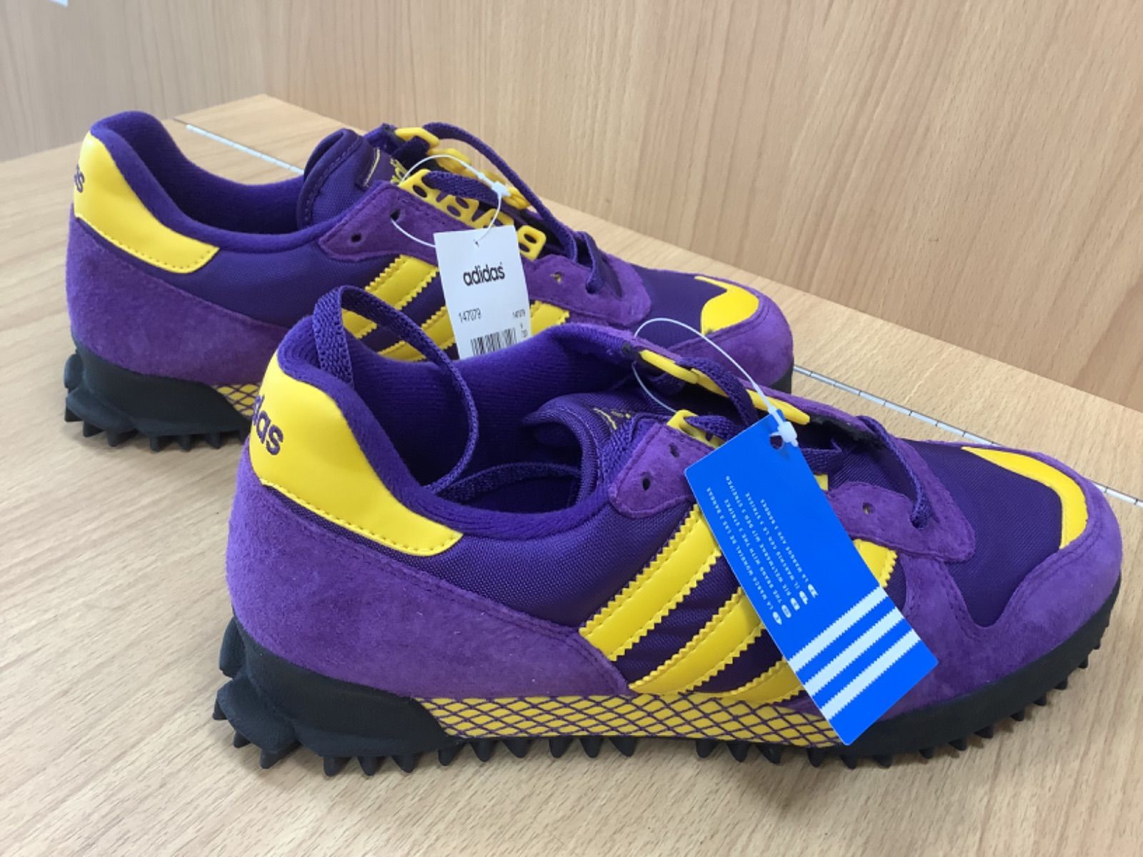 D664 adidas 2002年　マラソントレーナー