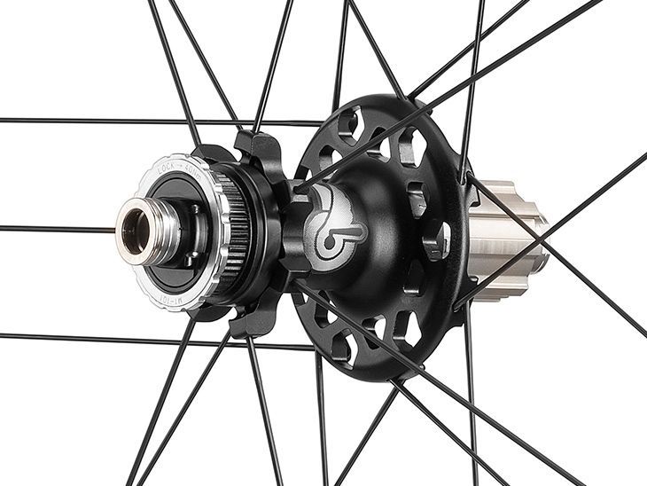 新品未使用「送料込」 CAMPAGNOLO(カンパニョーロ) /ZONDA DB (F+R
