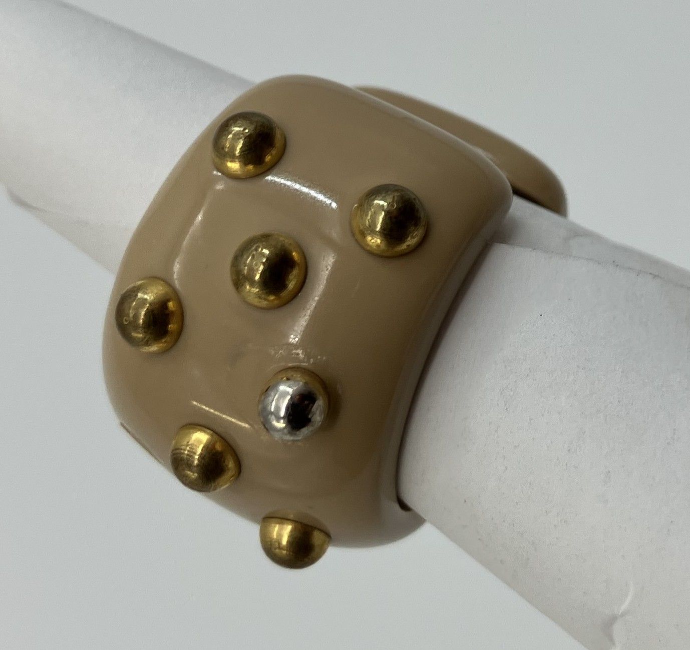 CHANEL スタッズ付きリング Chanel 22S Gold Crystal Star Interlocking CC Logo Metal