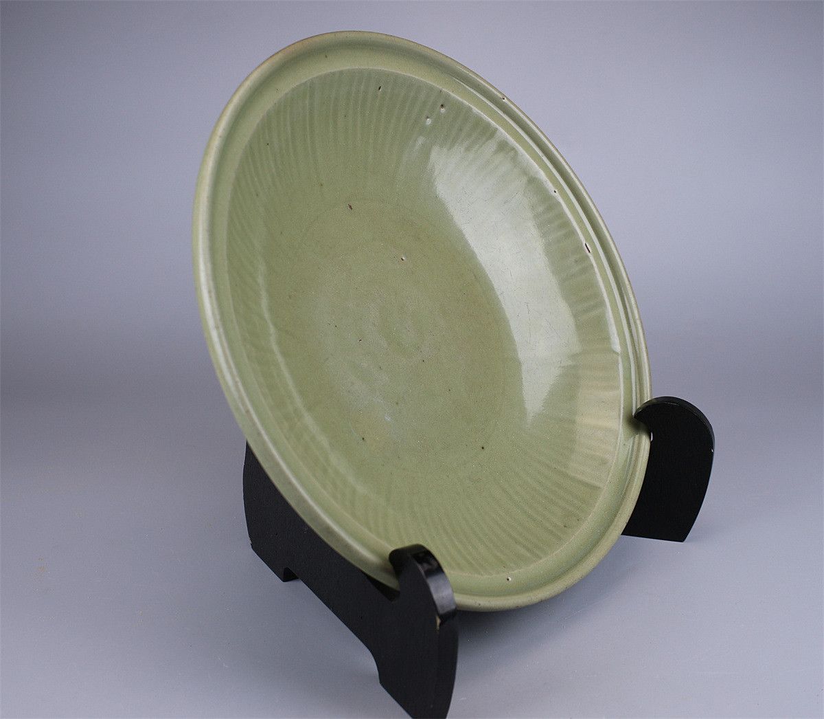 明時代 龍泉窯青磁大皿 箱付き 明代龍泉窯 青磁 大皿 径33.5㎝