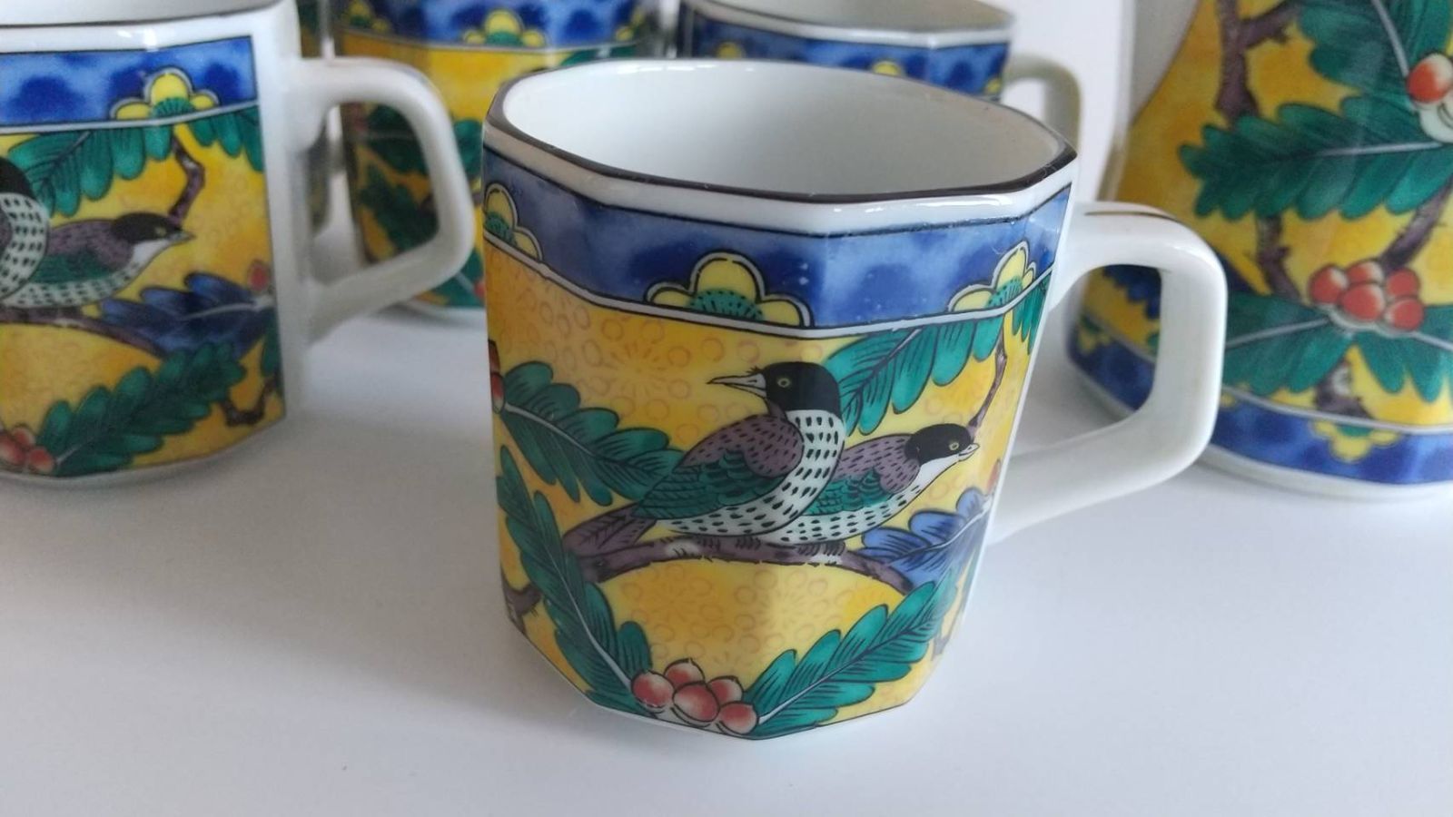 ＊【未使用】高峰作 黄地花鳥 ティーポット&カップ5客セット コーヒー 伊万里 高峰作 黄地夫婦鳩花鳥 ティーポット & カップ & ソーサー 5客