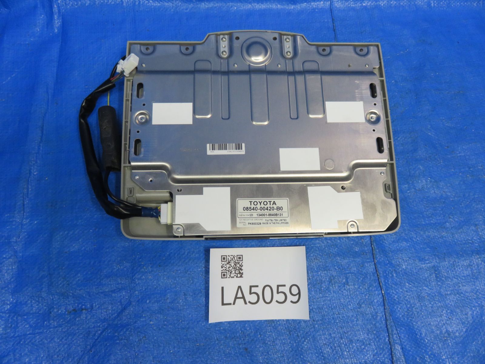 トヨタ純正　フリップダウンモニター　 V11T-R62C 08540-00420 中古 トヨタ 純正オプション V11T-R62C 08540-00420-B0 11インチ